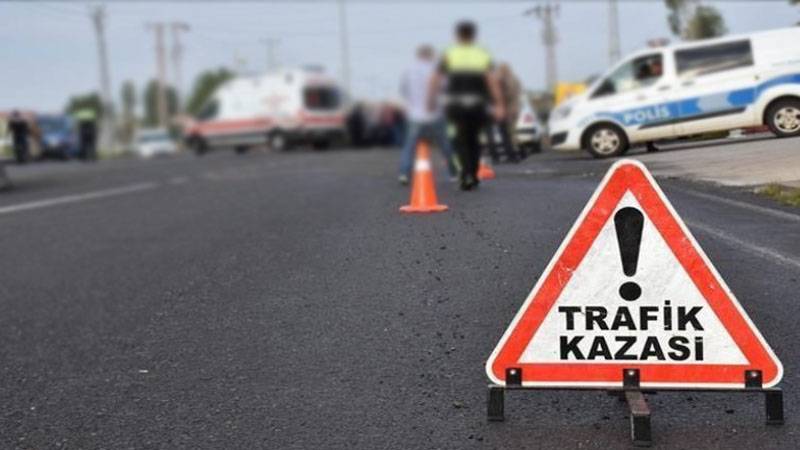 Yozgat’ta hafif ticari araçla otomobil çarpıştı: 3 kişi öldü